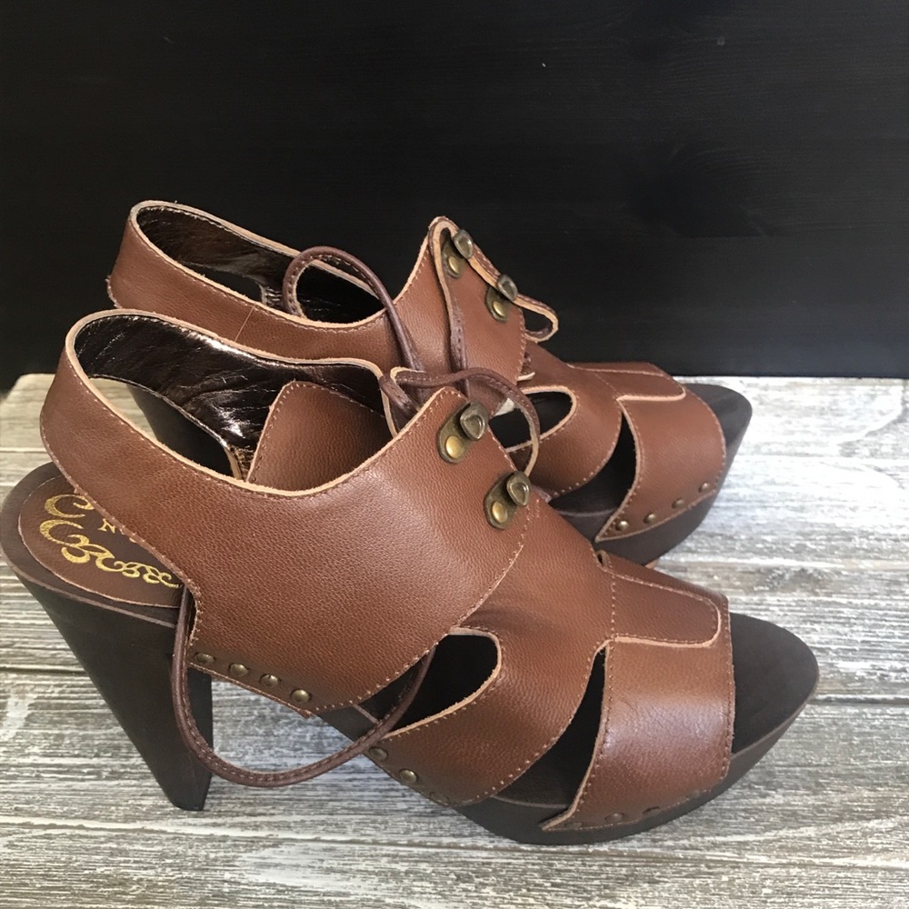 ⭐️ NYLA Leather Lace Heels Size 7